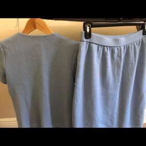 ST JOHN Marie Gray Knit two-piece skirt suit